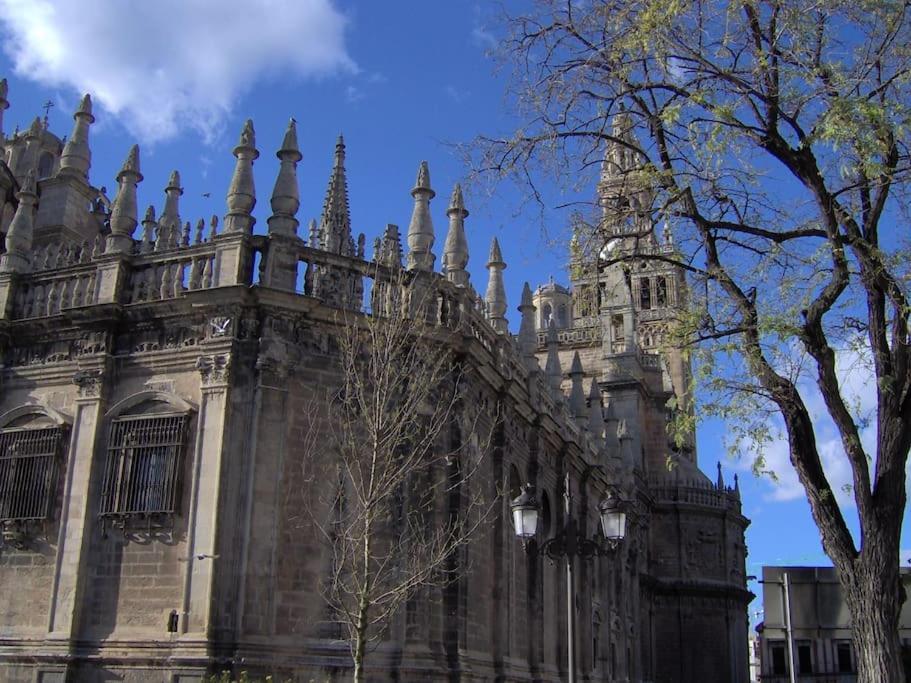 Ad2b Apartment, 300m From Cathedral With 2br Sevilha